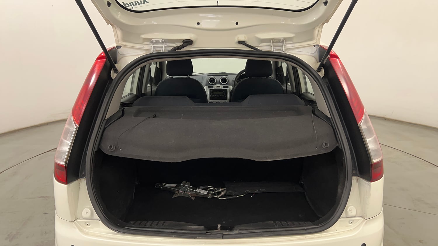 Used 2014 Ford Figo Duratec Petrol Titanium 1.2 Petrol Manual interior DICKY INSIDE VIEW