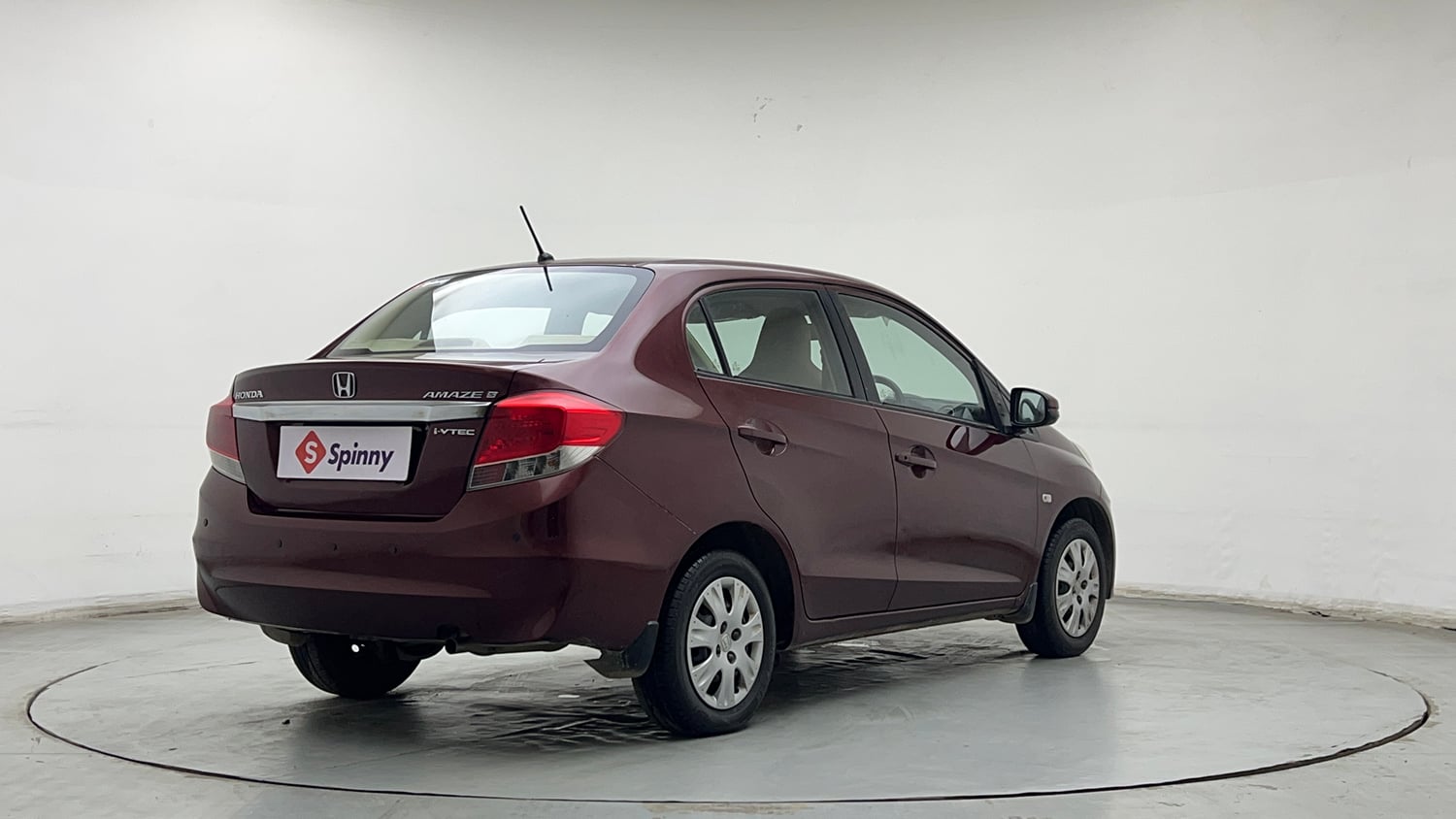 Used 2015 Honda Amaze 1.2 S i-VTEC Petrol Manual exterior RIGHT REAR CORNER VIEW