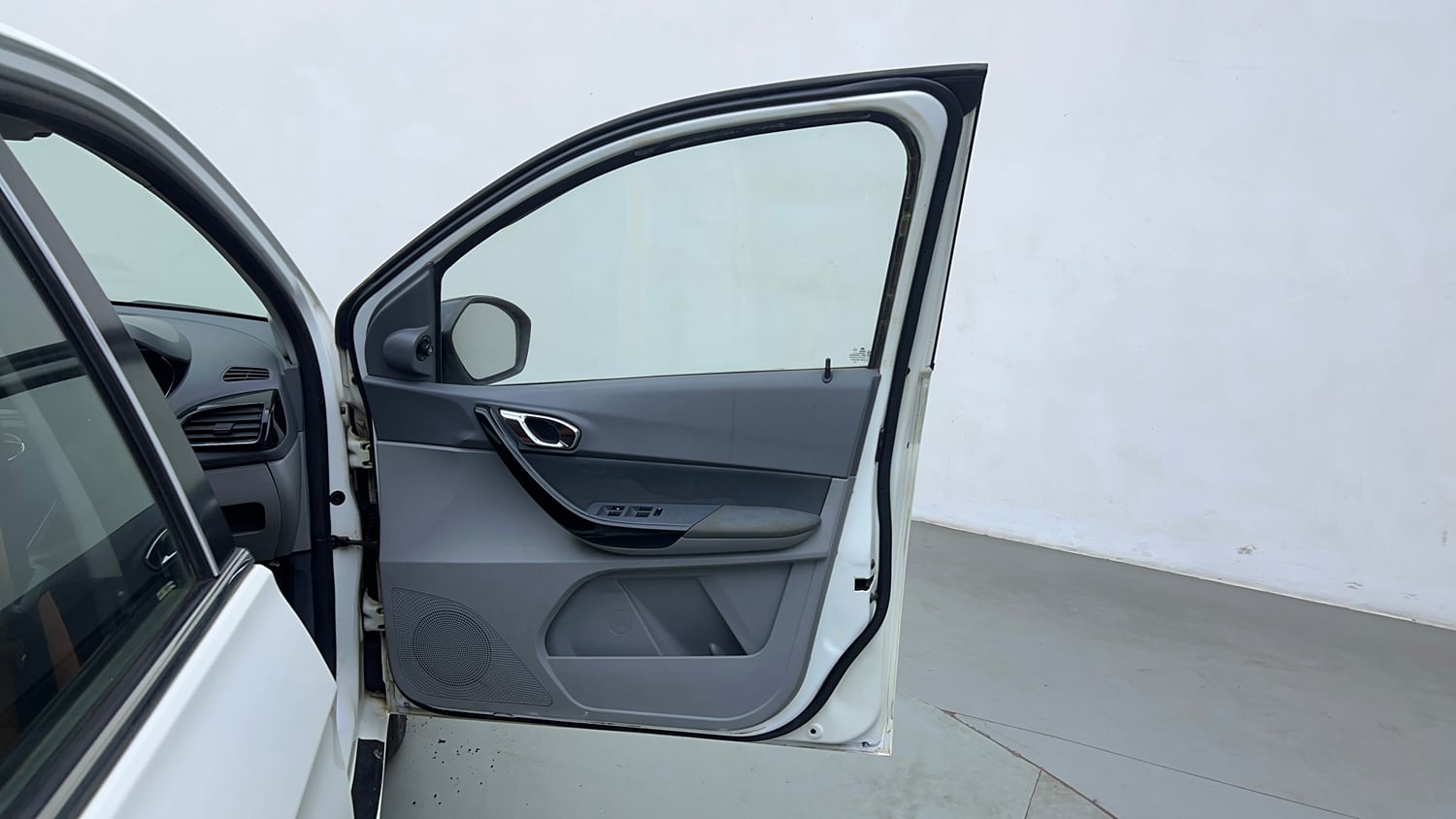 Used 2020 Tata Tigor XZA Plus Petrol Automatic interior RIGHT FRONT DOOR OPEN VIEW
