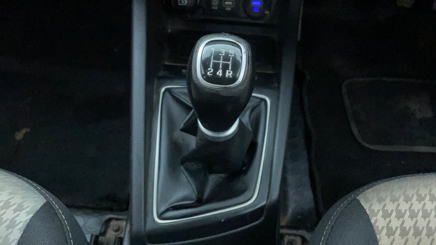 Used 2019 Hyundai Elite i20 Asta 1.2 (O) Petrol Manual interior GEAR  KNOB VIEW