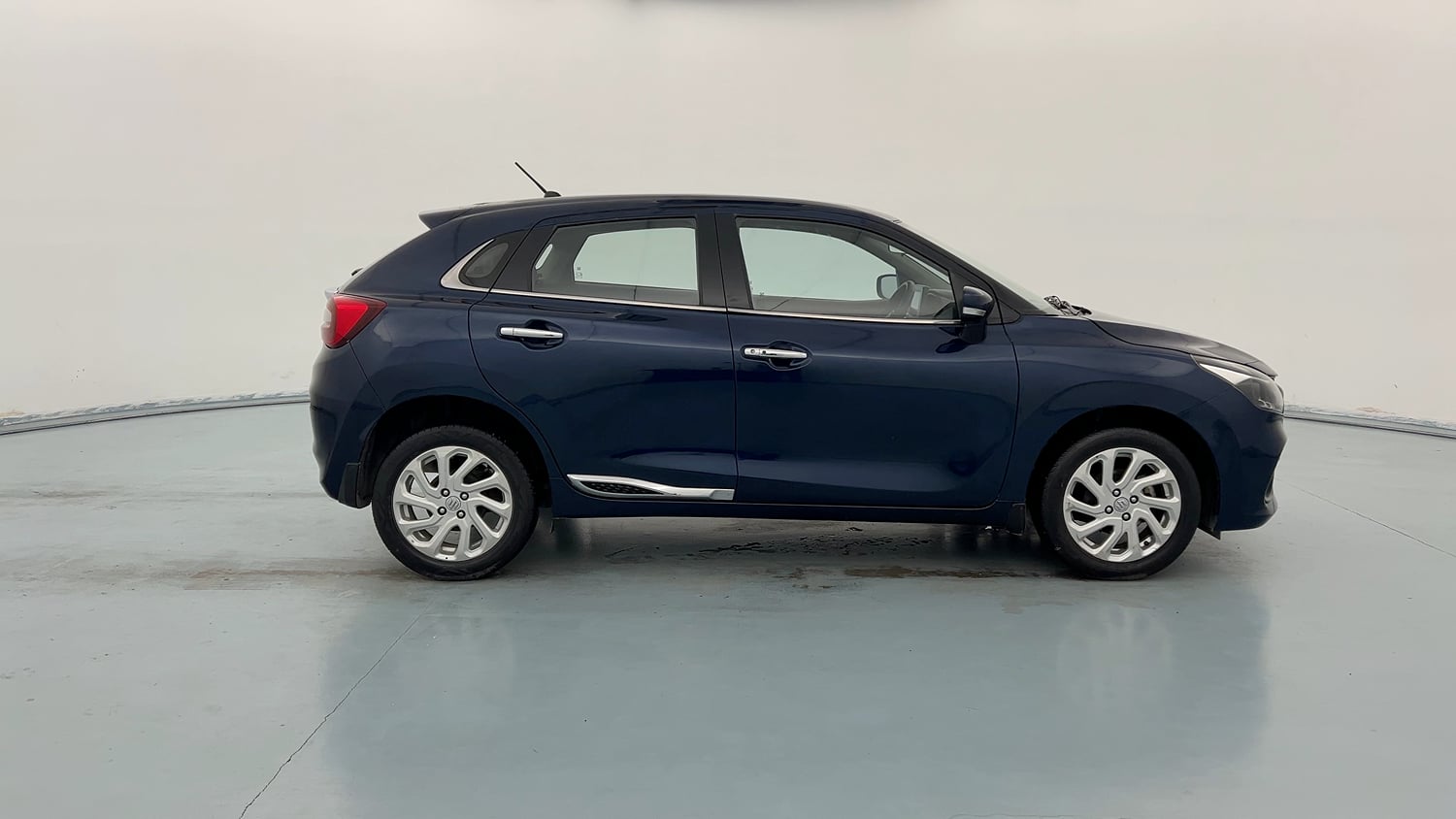 Used 2022 Maruti Suzuki Baleno Zeta AGS Petrol Automatic exterior RIGHT SIDE VIEW