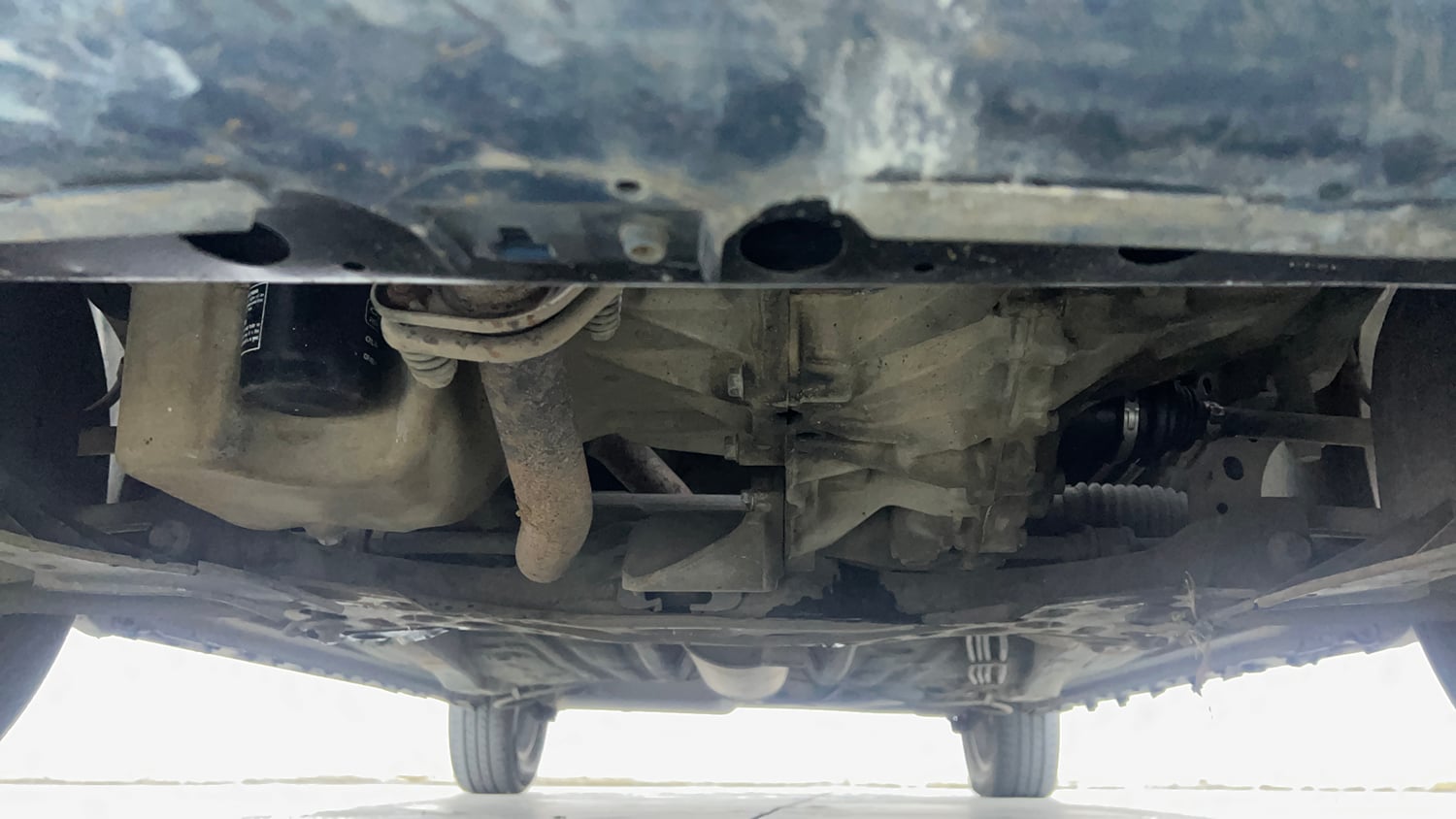 Used 2019 Maruti Suzuki Ignis [2017-2020] Zeta AMT Petrol Dual Tone Petrol Automatic extra FRONT LEFT UNDERBODY VIEW