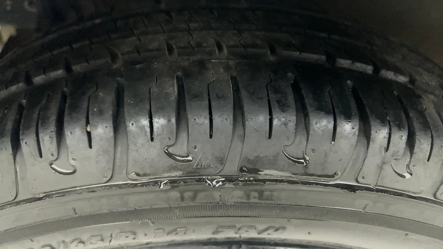 Used 2015 Hyundai Grand i10 Magna 1.2 Kappa VTVT Petrol Manual tyres RIGHT REAR TYRE TREAD VIEW