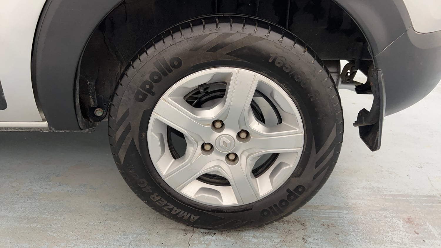 Used 2020 Renault Triber RXZ Petrol Manual tyres LEFT REAR TYRE RIM VIEW
