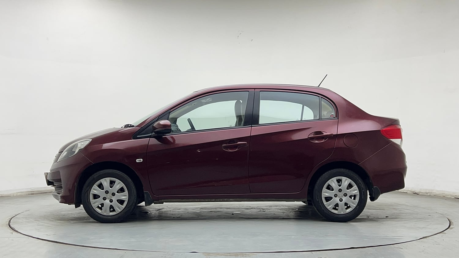 Used 2015 Honda Amaze 1.2 S i-VTEC Petrol Manual exterior LEFT SIDE VIEW