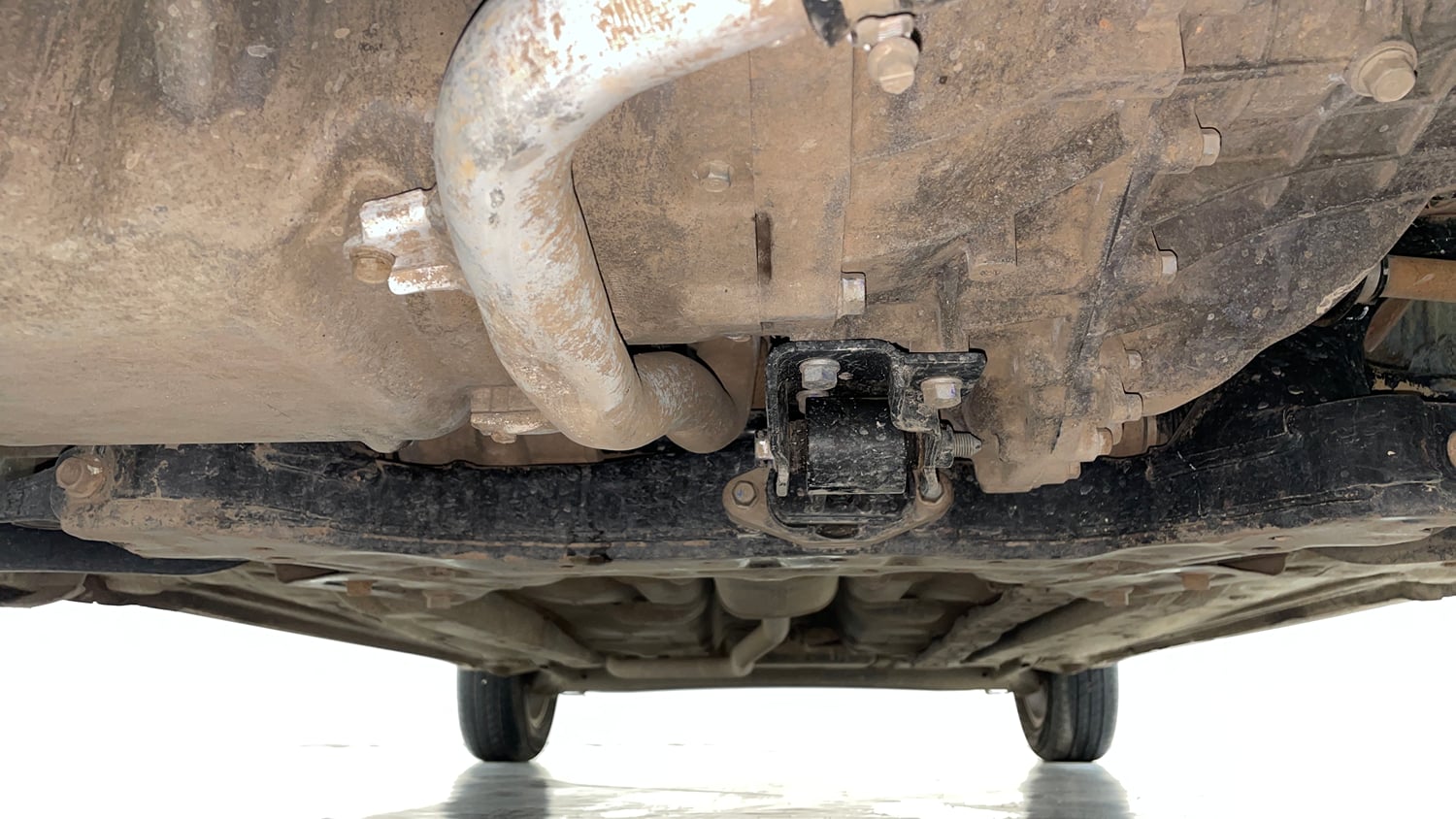 Used 2017 Hyundai Xcent SX 1.1 CRDi Diesel Manual extra FRONT LEFT UNDERBODY VIEW