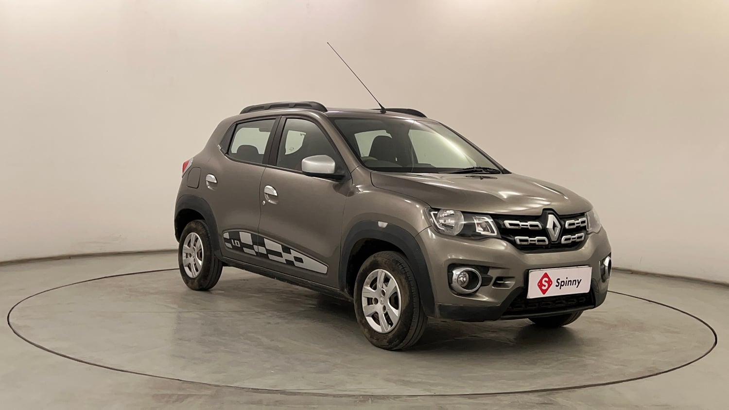Used 2016 Renault Kwid RXT Petrol Manual exterior RIGHT FRONT CORNER VIEW