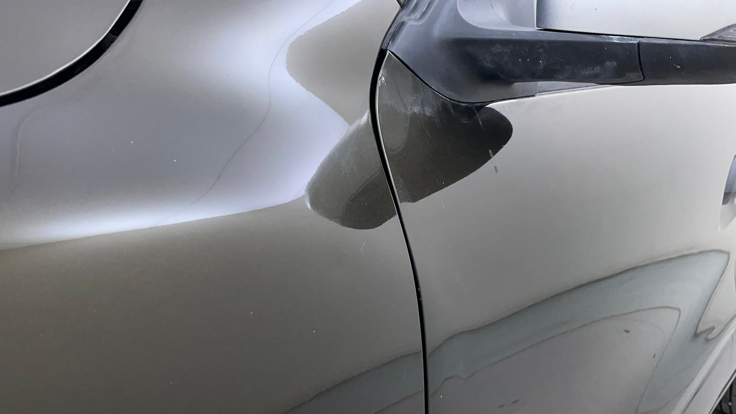Used 2024 Renault Kwid RXT 1.0L Petrol Manual dents MINOR DENT
