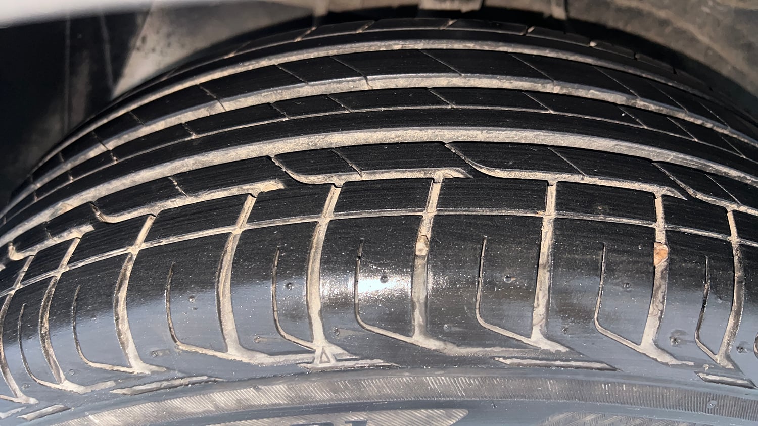 Used 2023 Tata Nexon XE Petrol Manual tyres RIGHT REAR TYRE TREAD VIEW