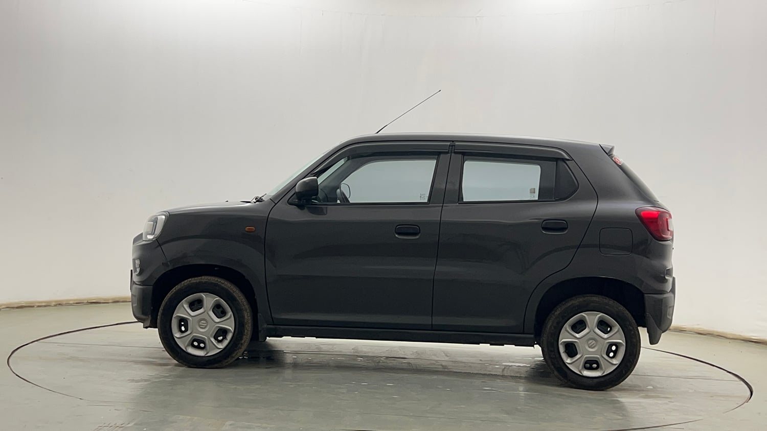 Used 2022 Maruti Suzuki S-Presso VXi (O) Petrol Manual exterior LEFT SIDE VIEW