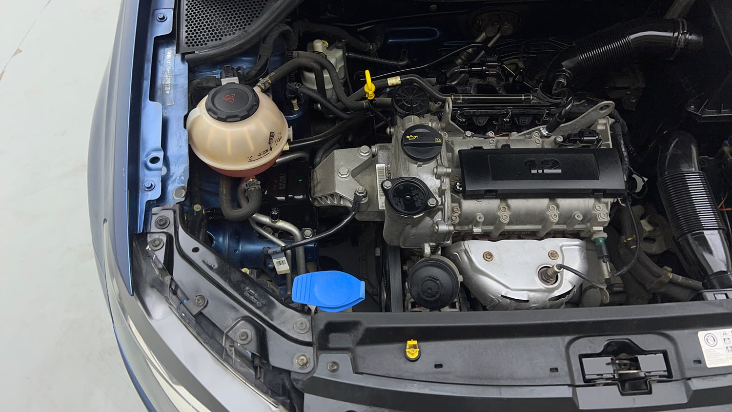 Used 2017 Volkswagen Polo Comfortline 1.2L (P) Petrol Manual engine ENGINE RIGHT SIDE VIEW