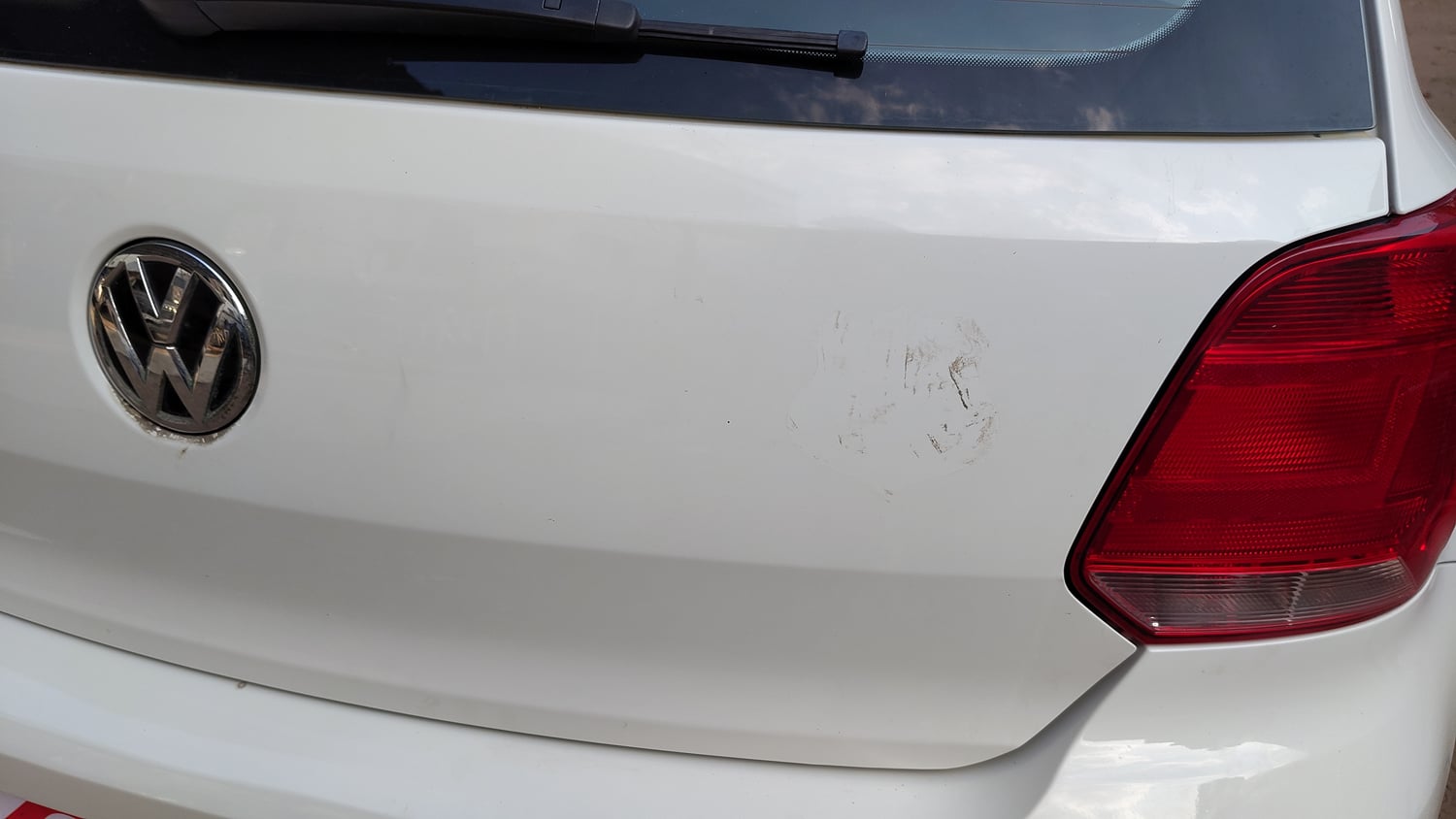 Used 2019 Volkswagen Polo Comfortline 1.0L (P) Petrol Manual dents MINOR SCRATCH