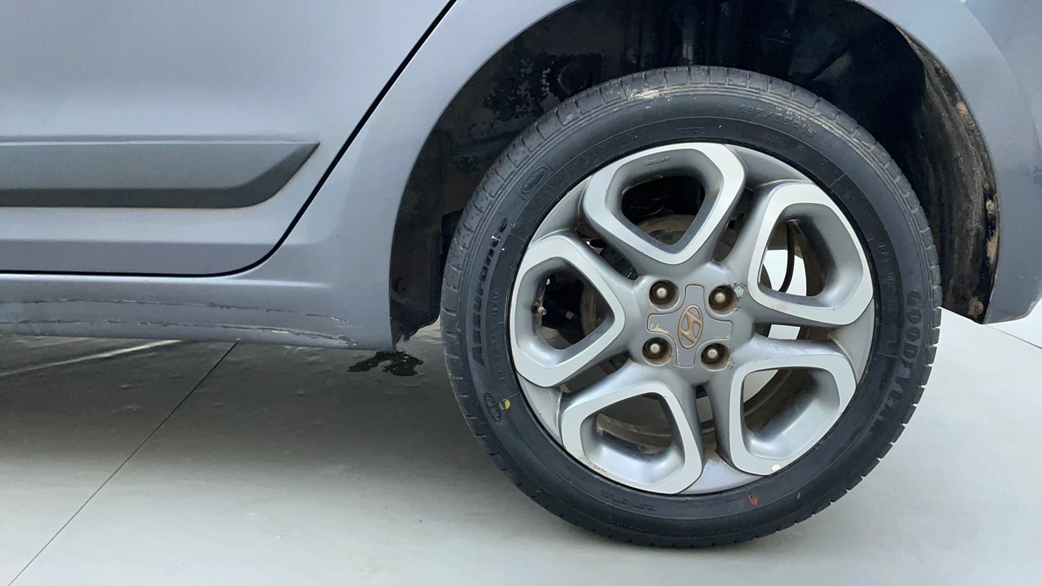 Used 2019 Hyundai Elite i20 Asta 1.2 (O) Petrol Manual tyres LEFT REAR TYRE RIM VIEW