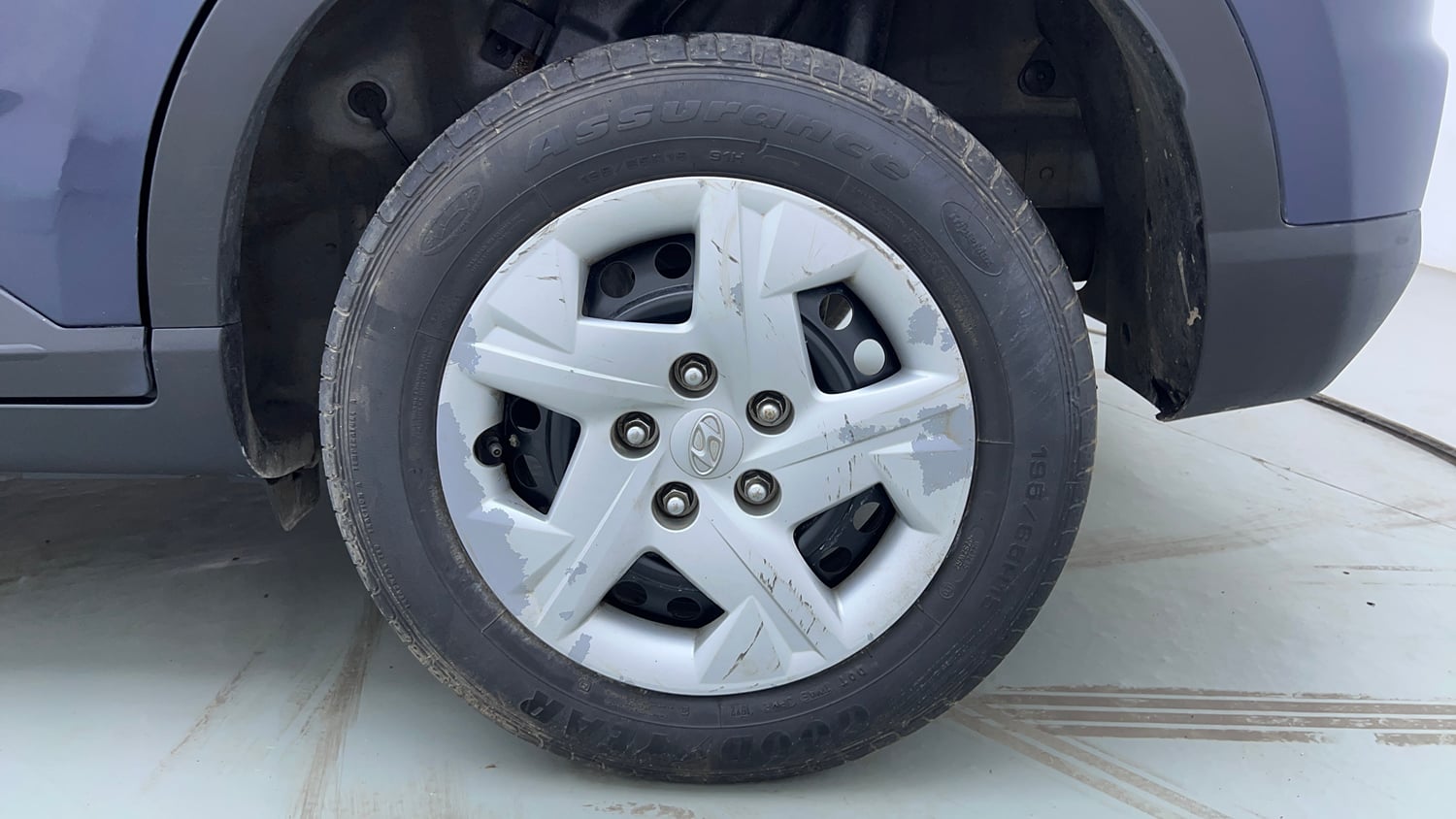 Used 2021 Hyundai Venue S 1.0 Turbo DCT Petrol Automatic tyres LEFT REAR TYRE RIM VIEW