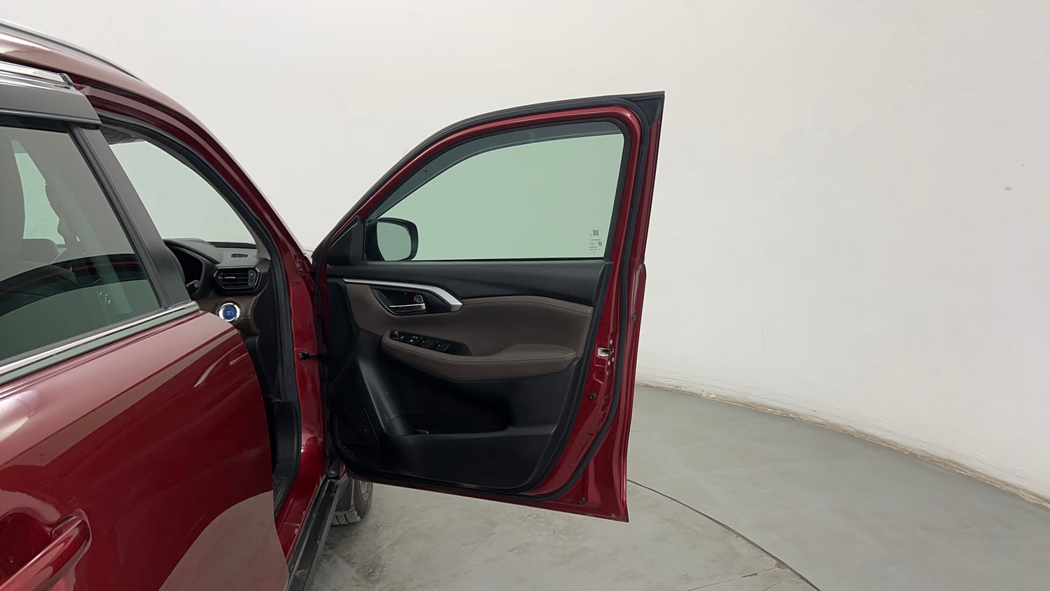 Used 2023 Toyota Urban Cruiser Hyryder V Hybrid Hybrid Automatic interior RIGHT FRONT DOOR OPEN VIEW
