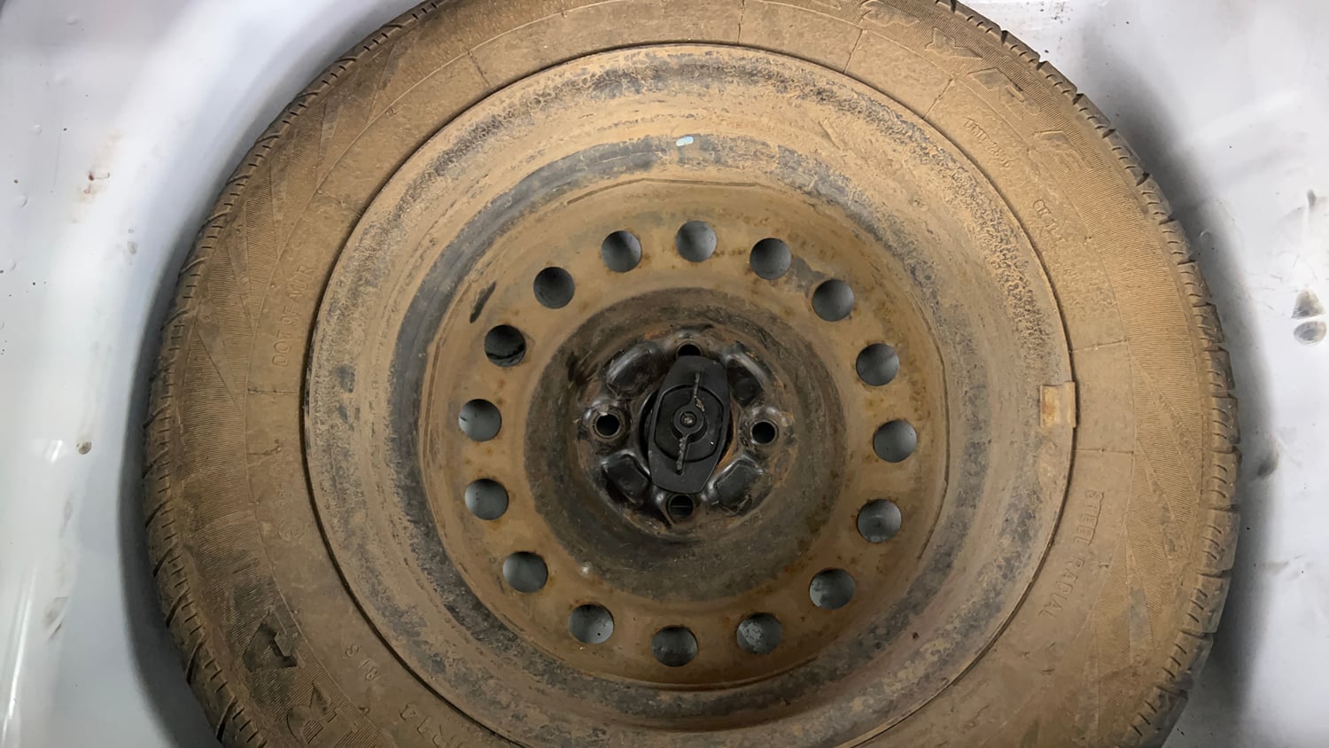 Used 2017 Maruti Suzuki Celerio ZXi AMT Petrol Automatic tyres SPARE TYRE VIEW