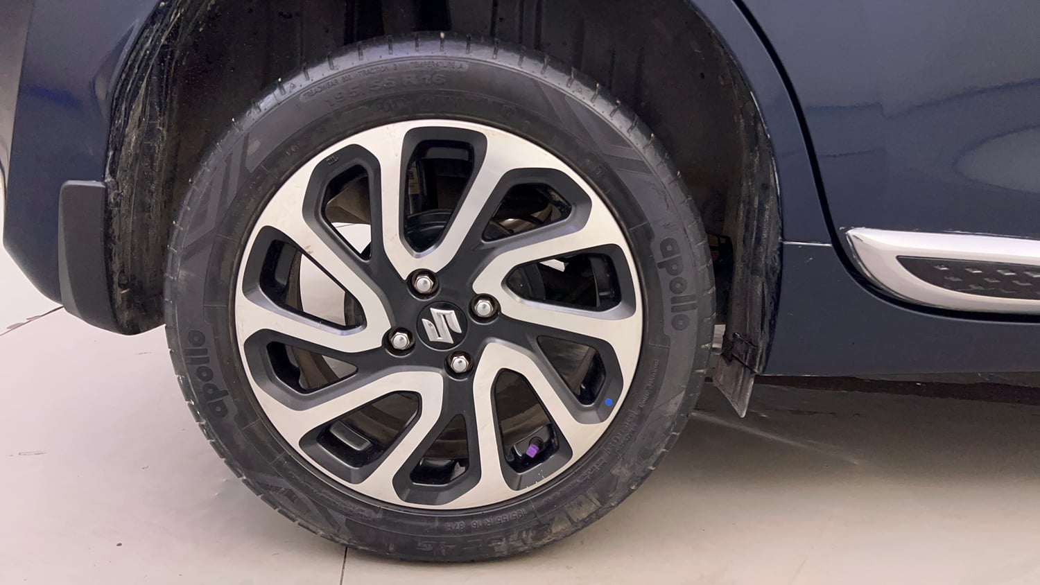 Used 2022 Maruti Suzuki Baleno Alpha AGS Petrol Automatic tyres RIGHT REAR TYRE RIM VIEW