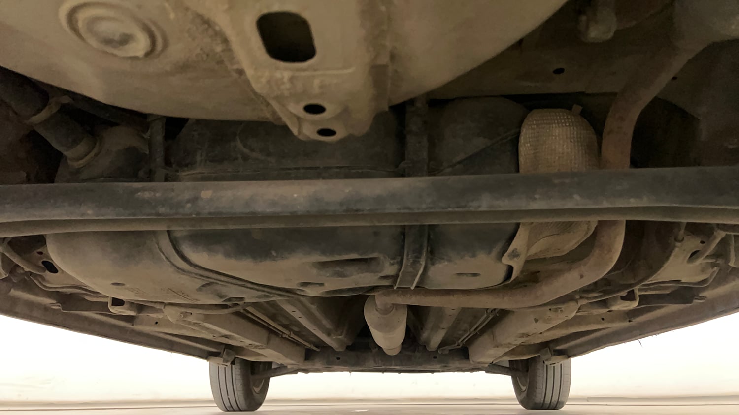 Used 2016 Maruti Suzuki Swift ZXi Petrol Manual extra REAR UNDERBODY VIEW (TAKEN FROM REAR)