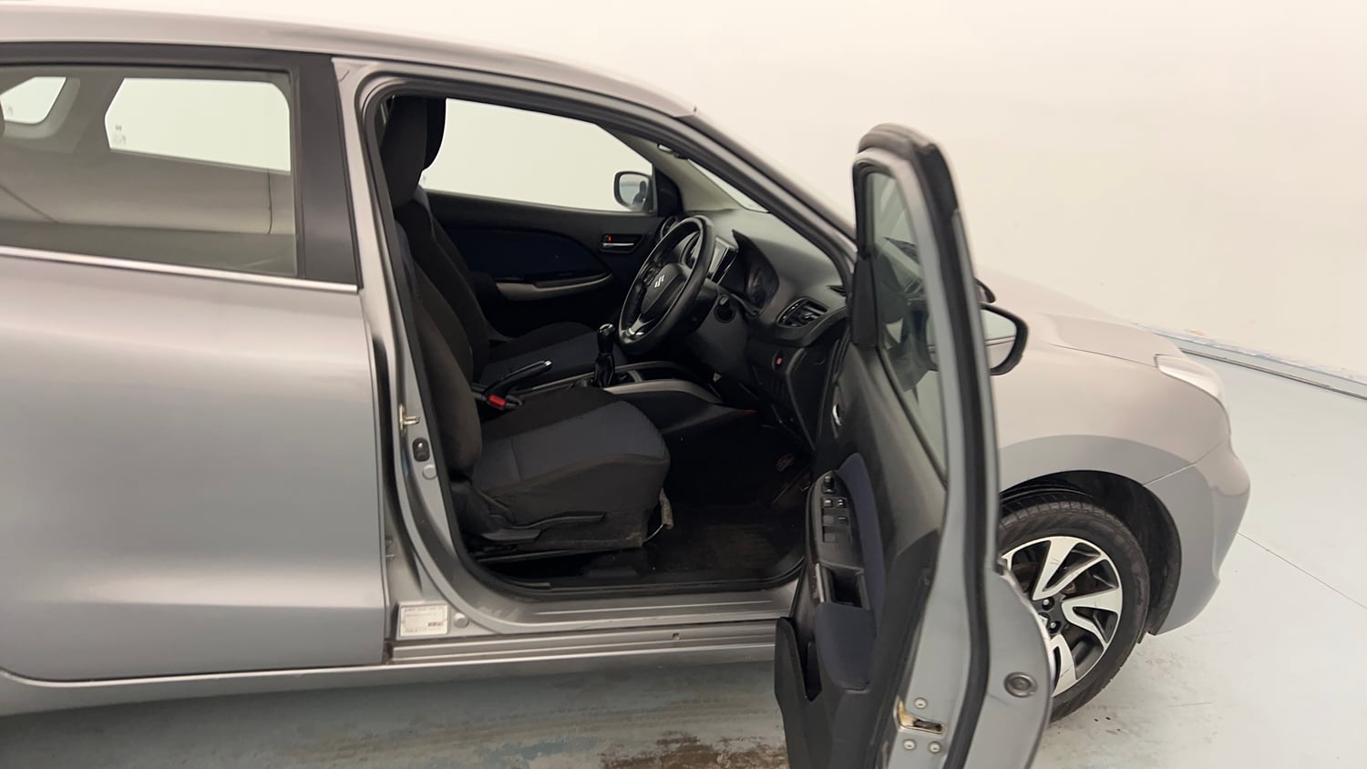 Used 2020 Maruti Suzuki Baleno Zeta Petrol Manual interior RIGHT SIDE FRONT DOOR CABIN VIEW