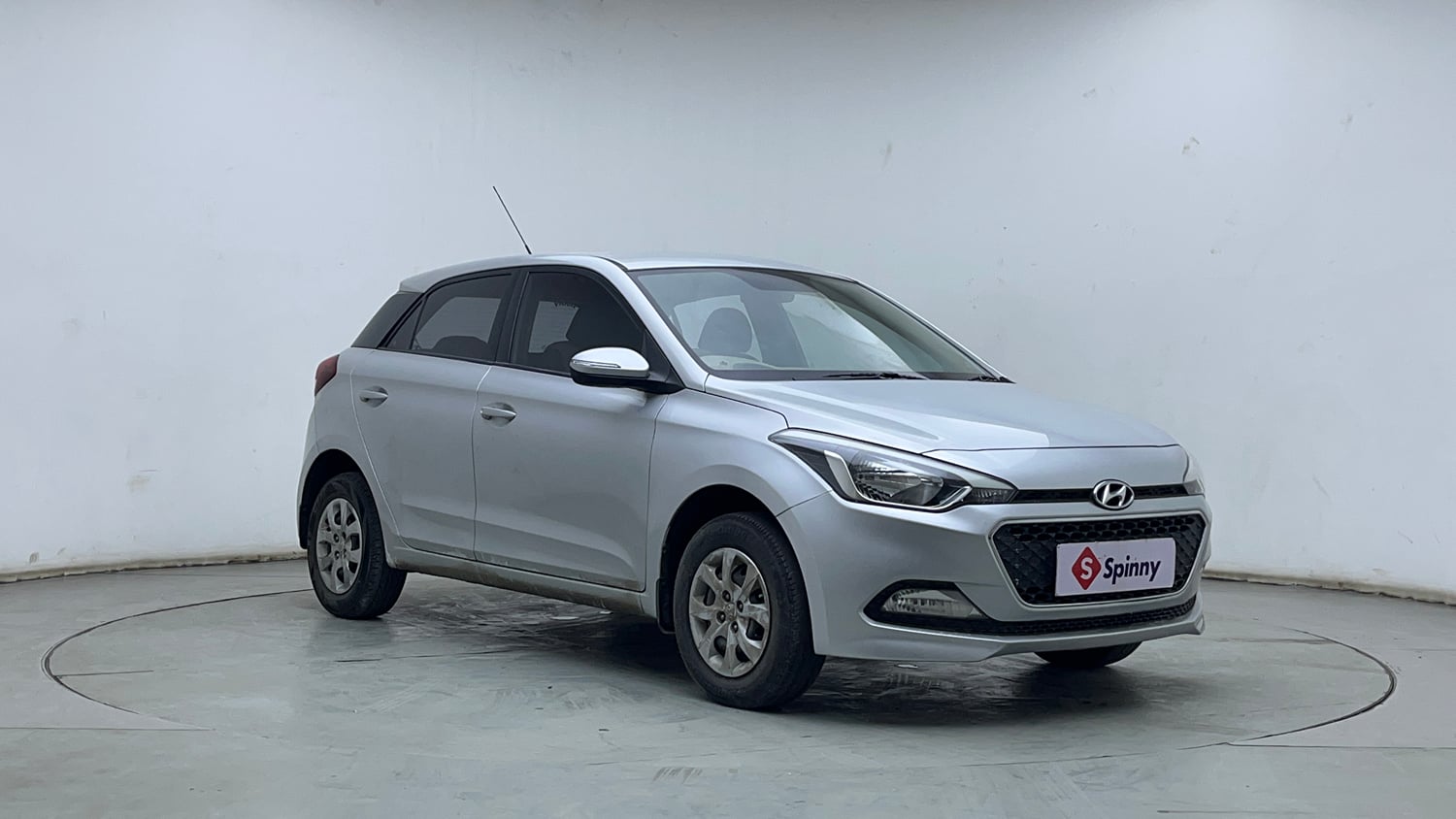 Used 2017 Hyundai Elite i20 Sportz 1.2 Petrol Manual exterior RIGHT FRONT CORNER VIEW