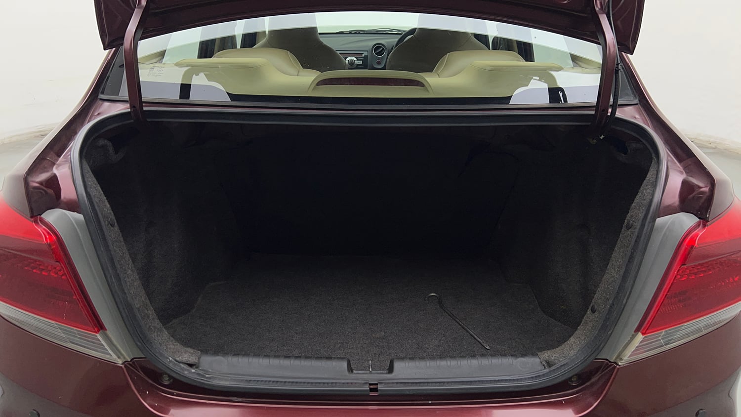 Used 2015 Honda Amaze 1.2 S i-VTEC Petrol Manual interior DICKY INSIDE VIEW