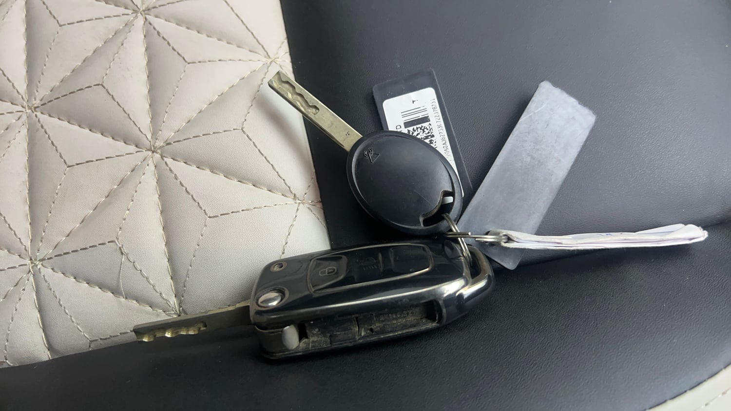 Used 2022 Tata Punch Adventure MT Petrol Manual extra CAR KEY VIEW