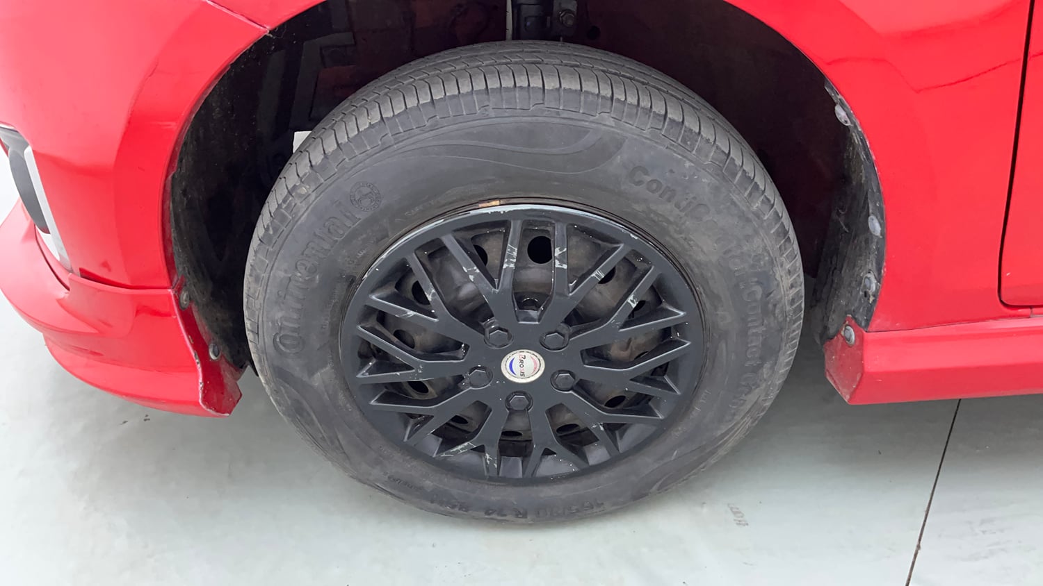Used 2016 Maruti Suzuki Swift Deca Limited Edition VDi Diesel Manual tyres LEFT FRONT TYRE RIM VIEW