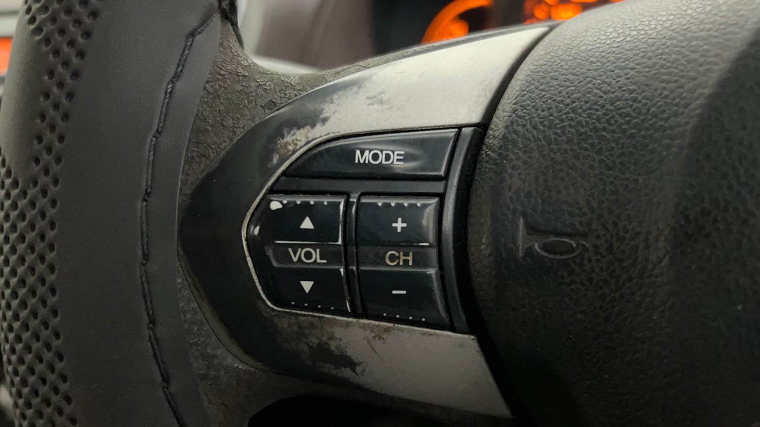 Used 2013 Honda Amaze 1.2 S i-VTEC Petrol Manual top_features Steering mounted controls