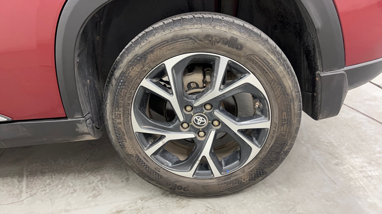 Used 2023 Toyota Urban Cruiser Hyryder V Hybrid Hybrid Automatic tyres LEFT REAR TYRE RIM VIEW