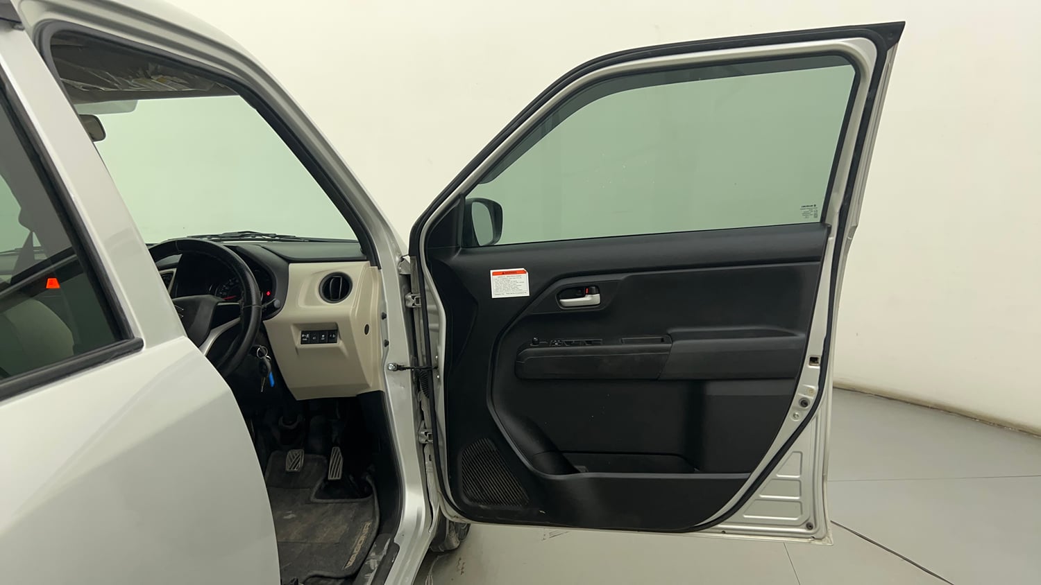 Used 2023 Maruti Suzuki Wagon R VXI 1.0 CNG Cng Manual interior RIGHT FRONT DOOR OPEN VIEW
