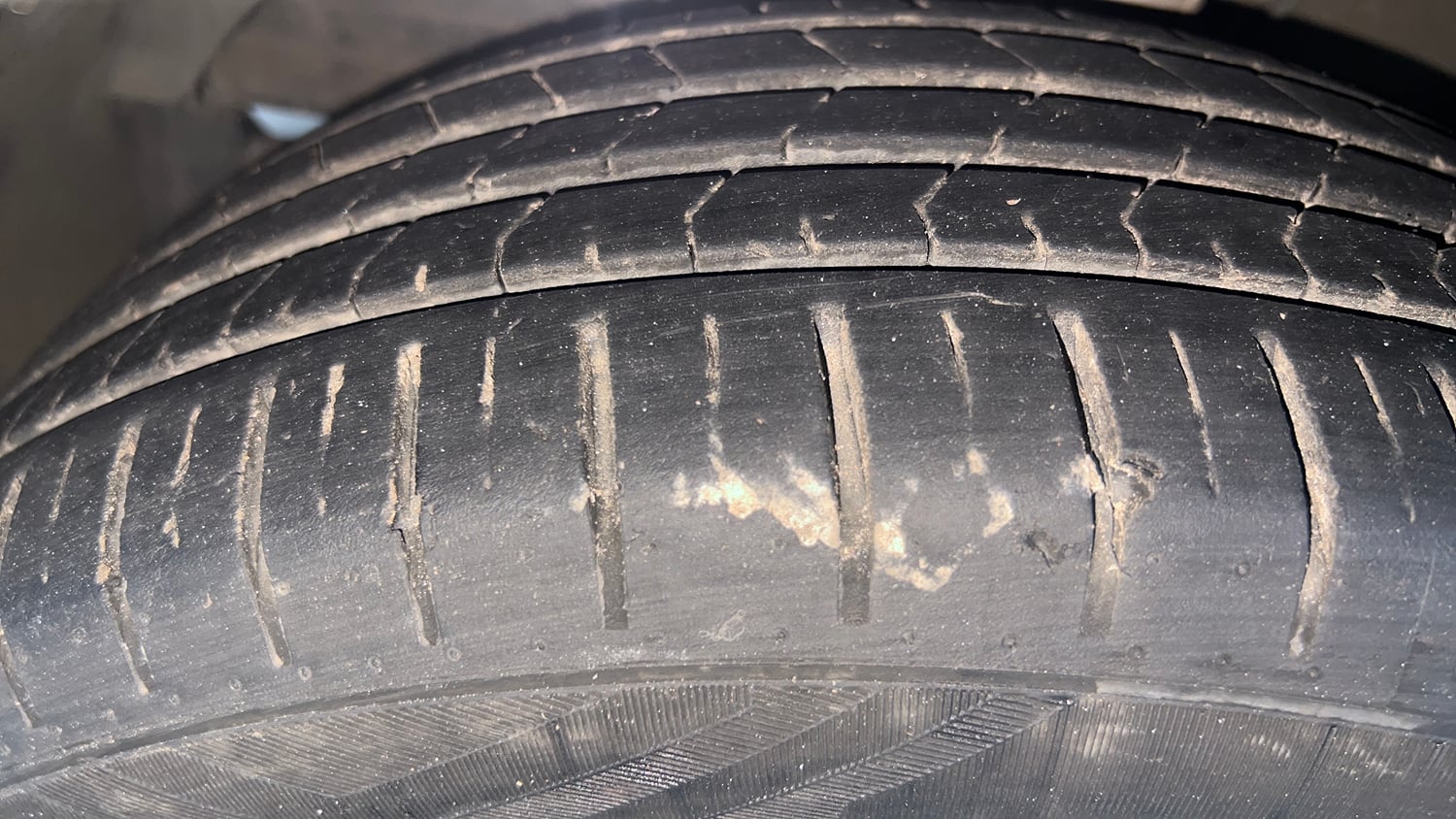 Used 2020 Maruti Suzuki Baleno Alpha Automatic Petrol Automatic tyres LEFT FRONT TYRE TREAD VIEW