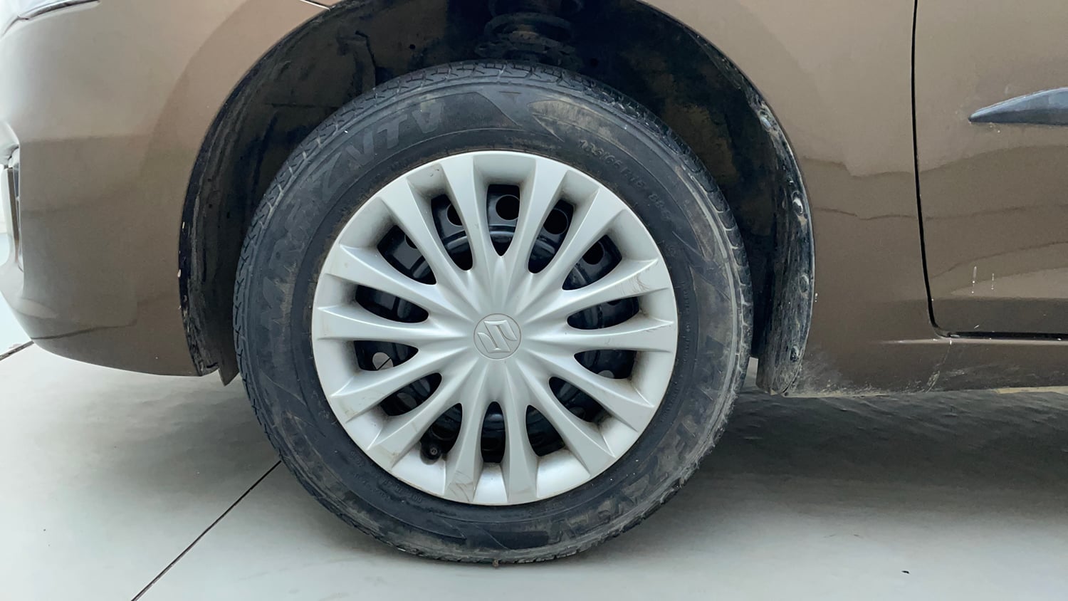Used 2017 Maruti Suzuki Ciaz VXi Petrol Manual tyres LEFT FRONT TYRE RIM VIEW