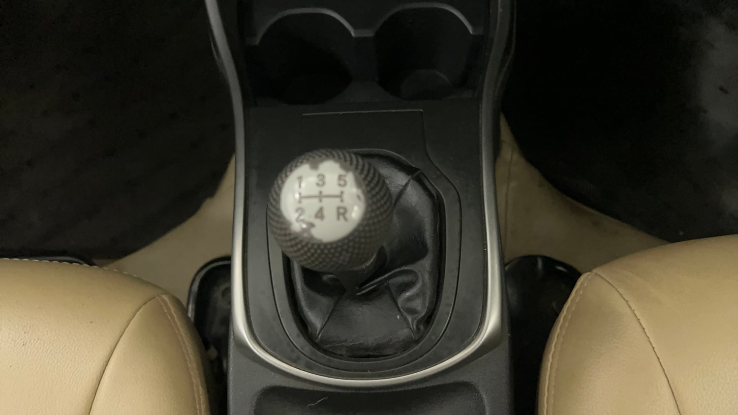 Used 2016 Honda City SV Petrol Manual interior GEAR  KNOB VIEW