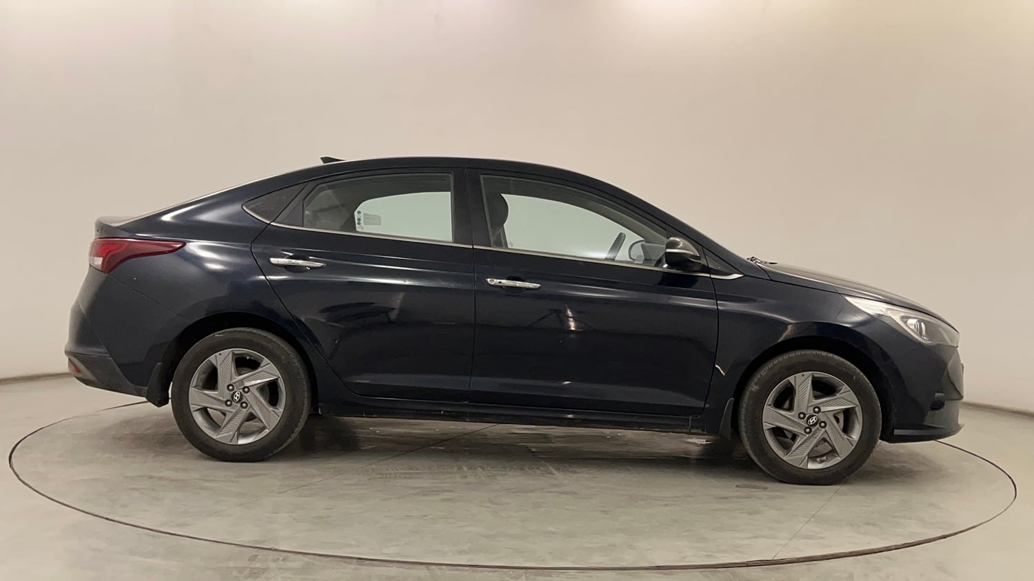 Used 2022 Hyundai Verna SX 1.5 VTVT IVT Petrol Automatic exterior RIGHT SIDE VIEW