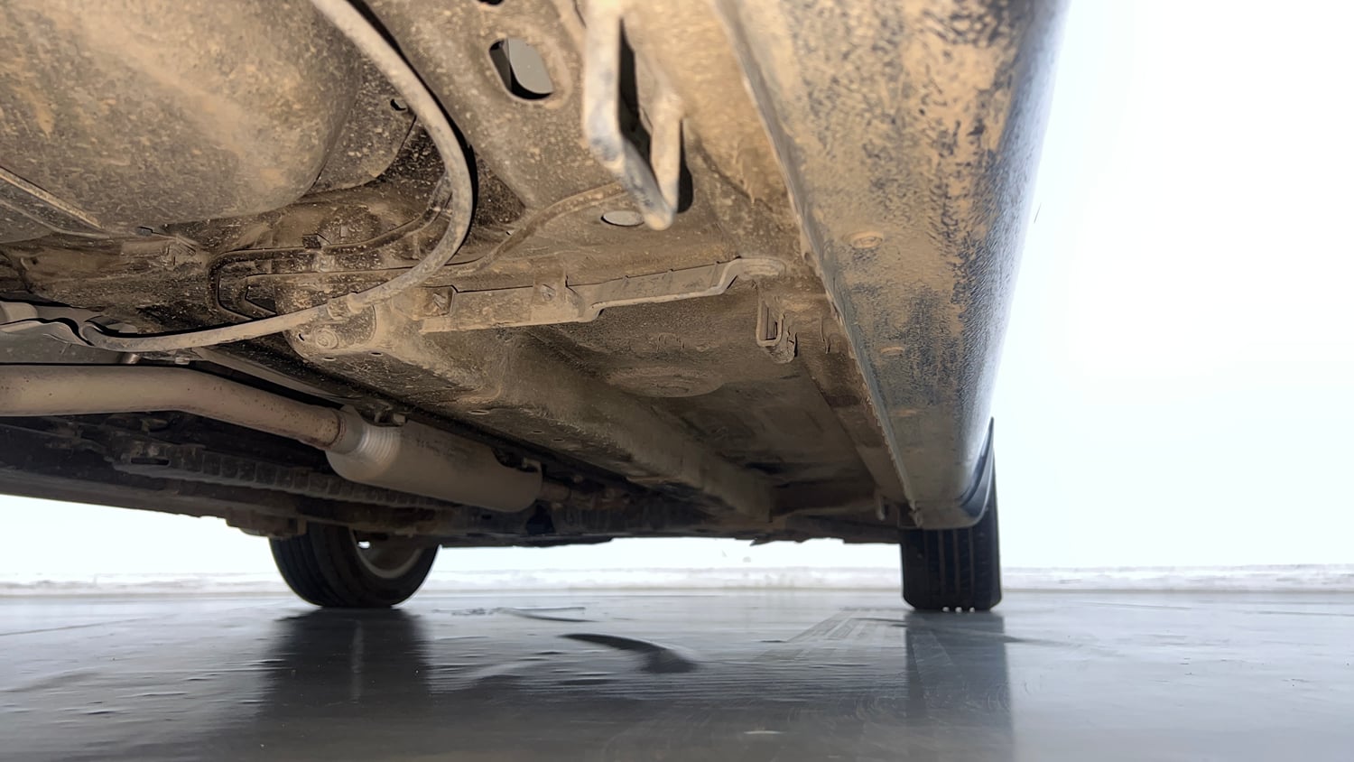 Used 2023 Maruti Suzuki Ciaz Alpha 1.5 Petrol Manual extra REAR RIGHT UNDERBODY VIEW