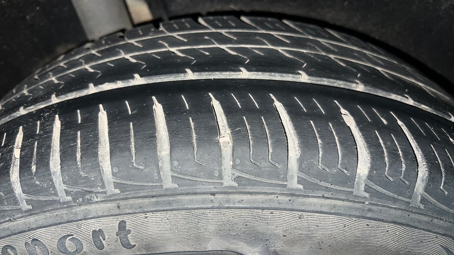 Used 2019 Maruti Suzuki Vitara Brezza [2016-2020] VDi Diesel Manual tyres RIGHT REAR TYRE TREAD VIEW
