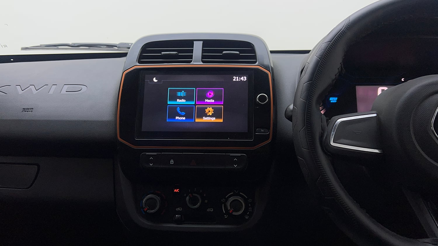 Used 2022 Renault Kwid CLIMBER 1.0 (O) Petrol Manual top_features Integrated (in-dash) music system