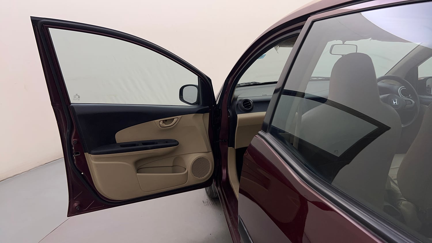Used 2014 Honda Mobilio V Petrol Petrol Manual interior LEFT FRONT DOOR OPEN VIEW