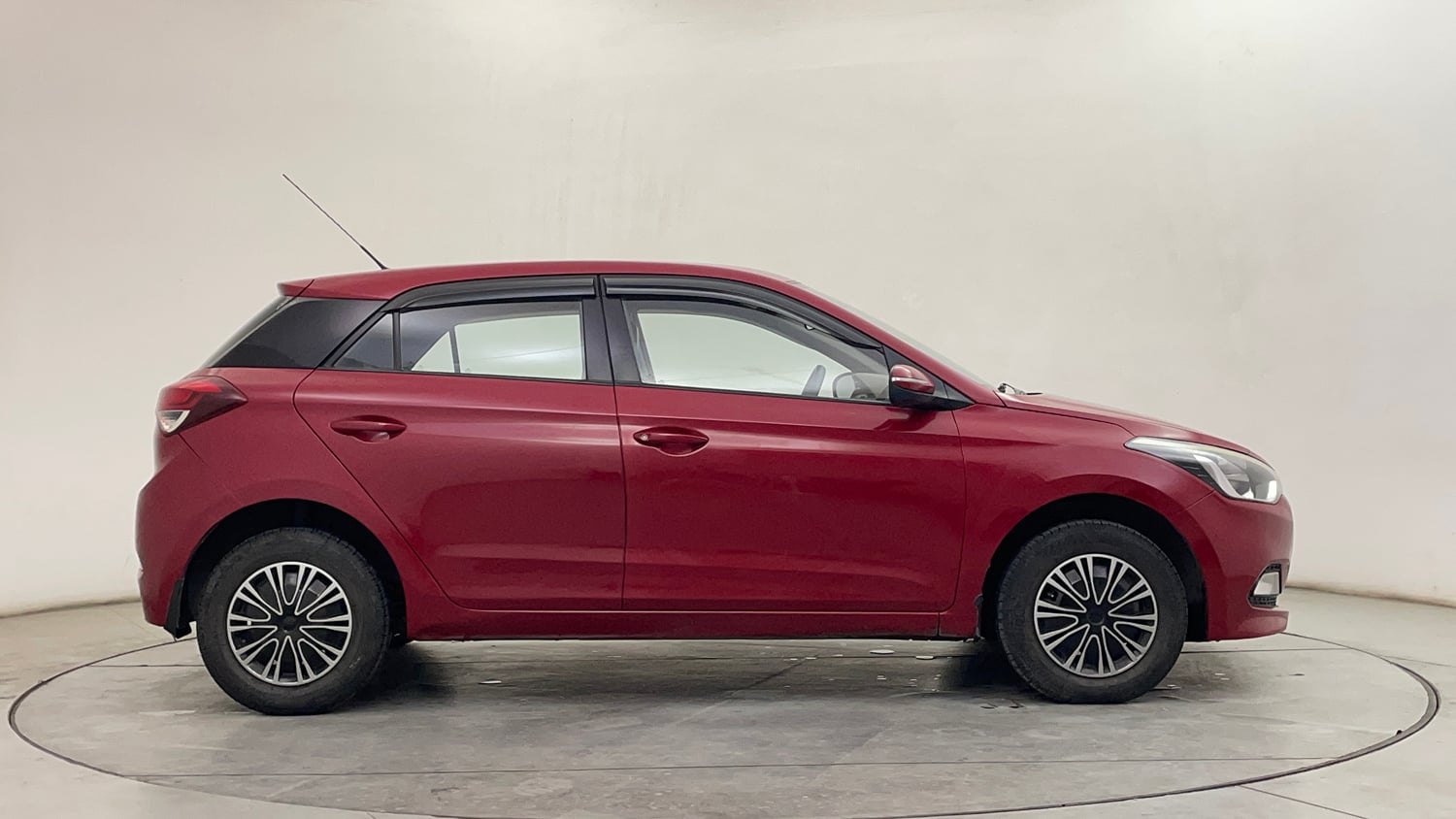 Used 2017 Hyundai Elite i20 Sportz 1.2 Petrol Manual exterior RIGHT SIDE VIEW