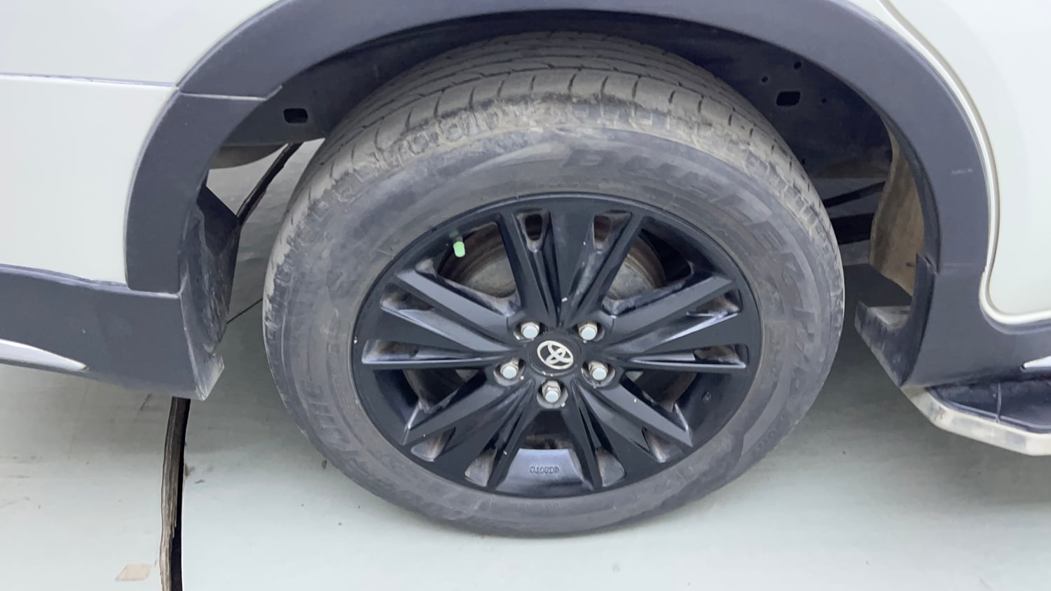 Used 2019 Toyota Innova Crysta Touring Sport Diesel AT Diesel Automatic tyres RIGHT REAR TYRE RIM VIEW