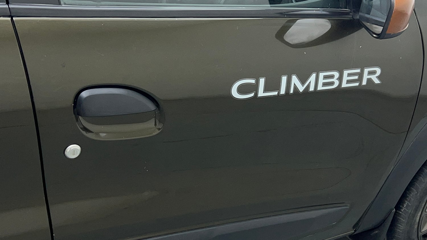 Used 2022 Renault Kwid CLIMBER 1.0 (O) Petrol Manual dents MINOR DENT