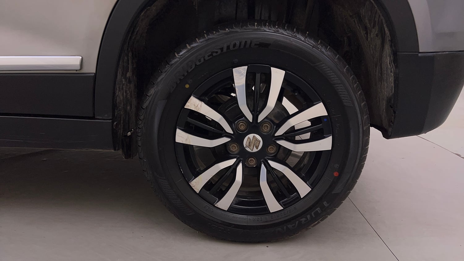 Used 2022 maruti-suzuki Vitara Brezza VXi Petrol Manual tyres LEFT REAR TYRE RIM VIEW