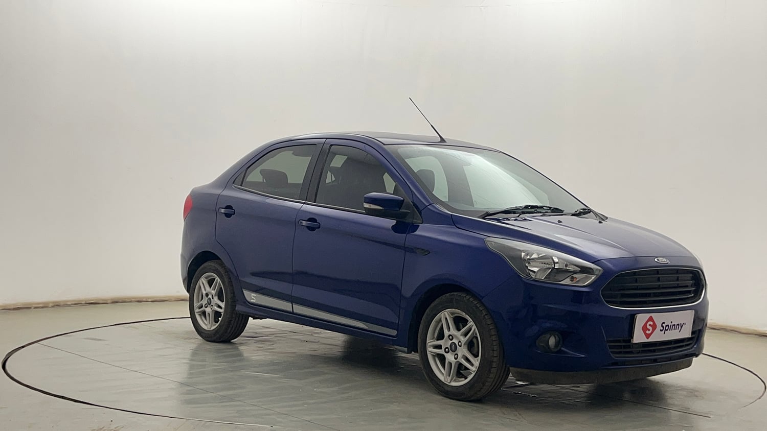 Used 2017 Ford Figo Aspire Titanium 1.2 Ti-VCT Sports Edition Petrol Manual exterior RIGHT FRONT CORNER VIEW