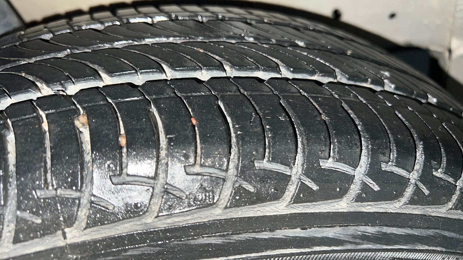 Used 2014 Maruti Suzuki Celerio VXi AMT Petrol Automatic tyres RIGHT REAR TYRE TREAD VIEW
