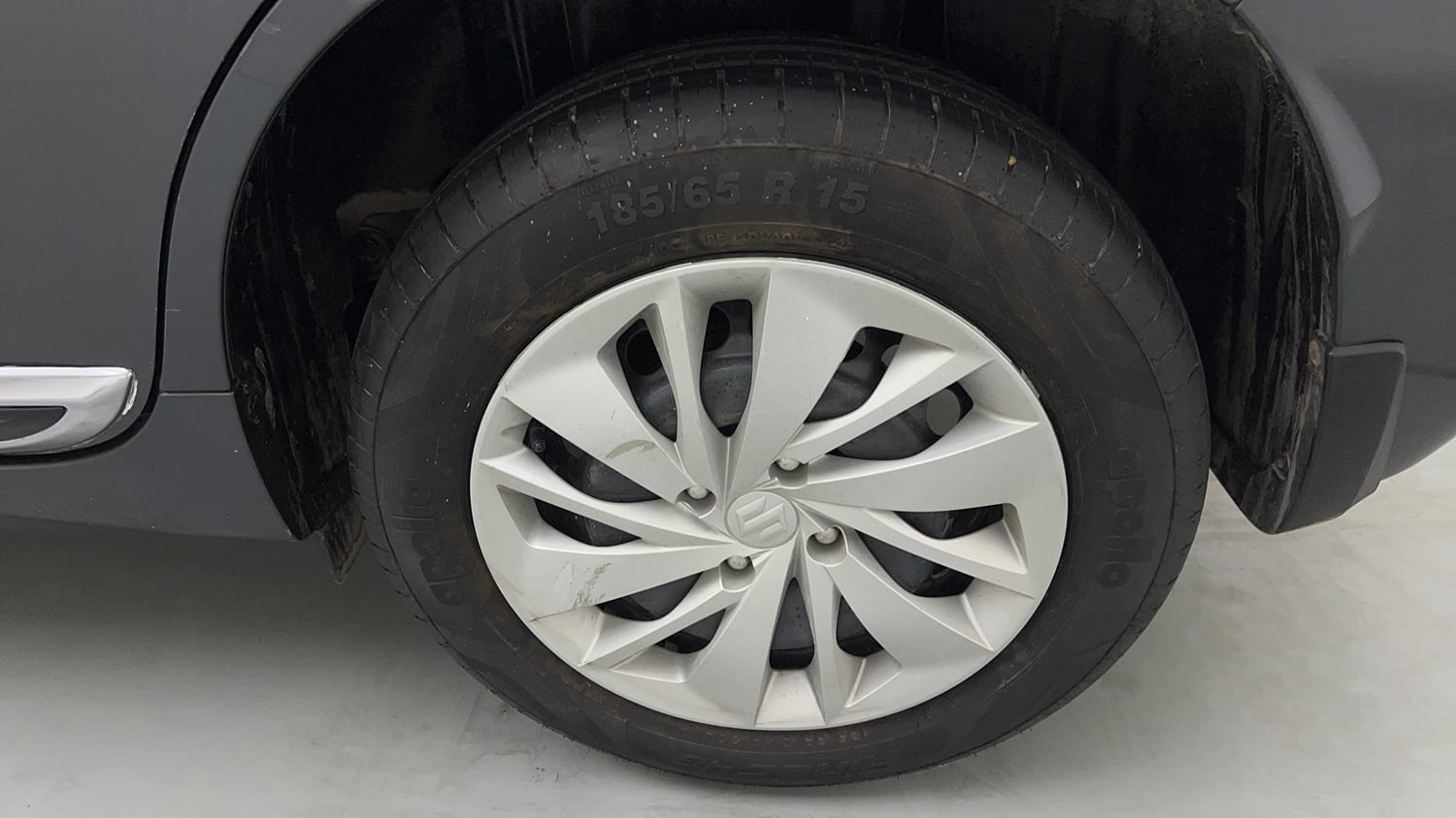 Used 2025 Maruti Suzuki Baleno Delta MT Petrol Manual tyres LEFT REAR TYRE RIM VIEW