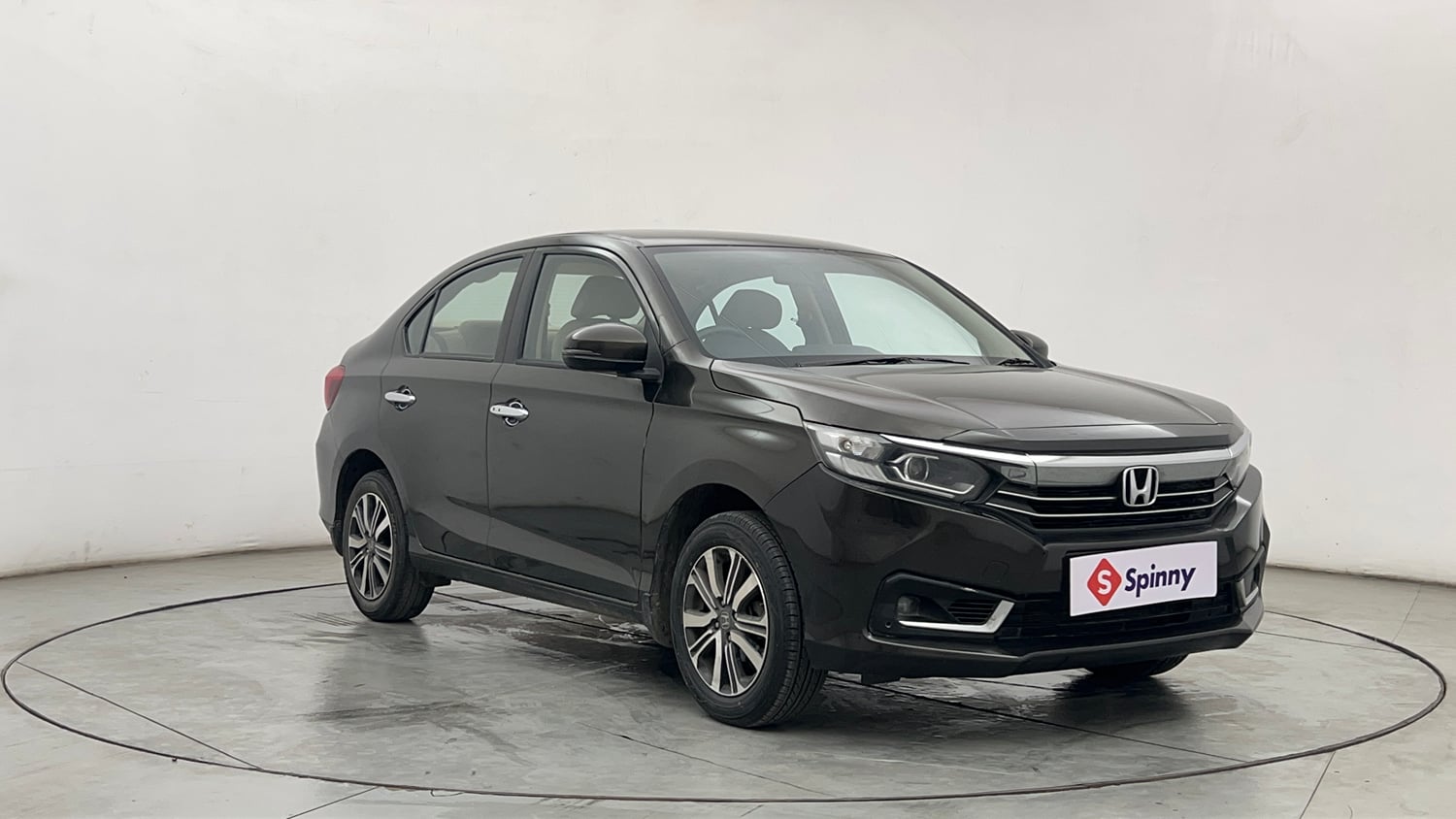 Used 2023 Honda Amaze VX 1.2 Petrol CVT Petrol Automatic exterior RIGHT FRONT CORNER VIEW