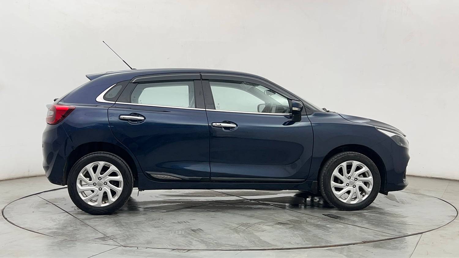 Used 2023 Maruti Suzuki Baleno Zeta AGS Petrol Automatic exterior RIGHT SIDE VIEW