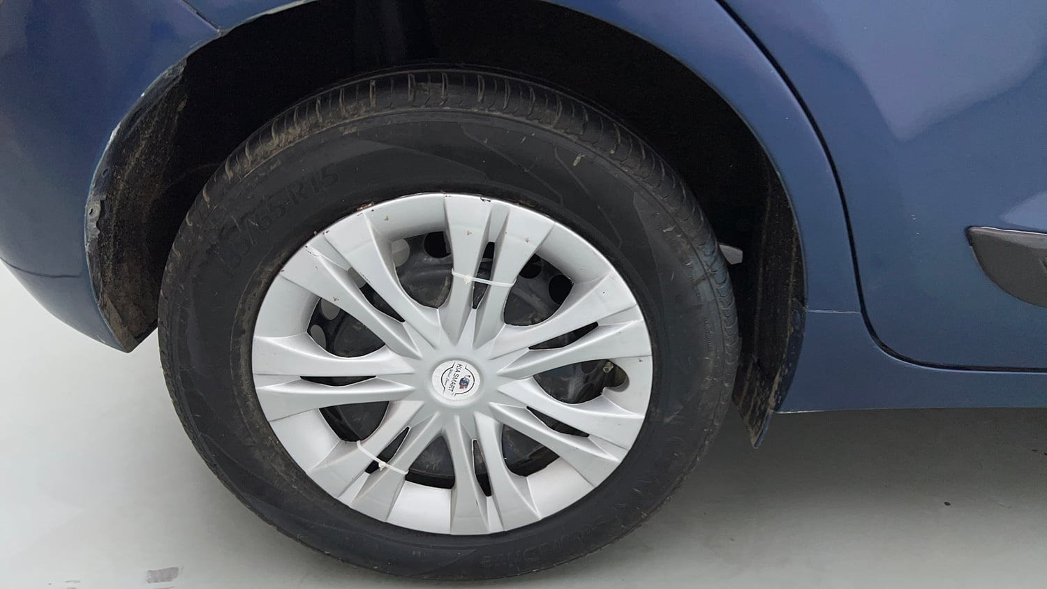 Used 2016 Maruti Suzuki Baleno Delta 1.2 Petrol Manual tyres RIGHT REAR TYRE RIM VIEW