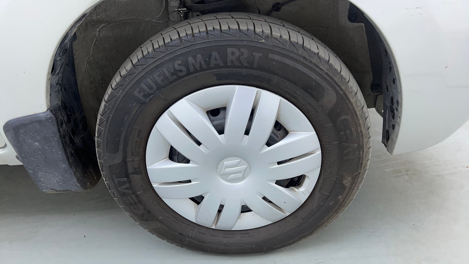 Used 2022 Maruti Suzuki Alto 800 VXi Petrol Manual tyres RIGHT FRONT TYRE RIM VIEW