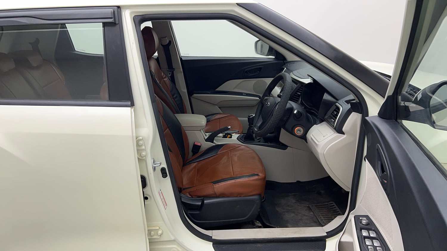 Used 2019 Mahindra XUV 300 1.2 W6 Petrol Manual interior RIGHT SIDE FRONT DOOR CABIN VIEW